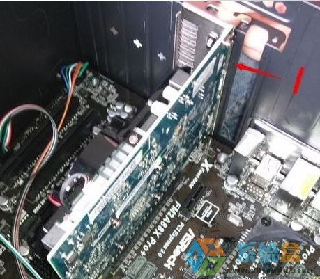 电脑开机时显示器黑屏(1)